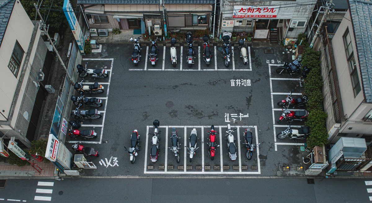 2 輪 駐車 場